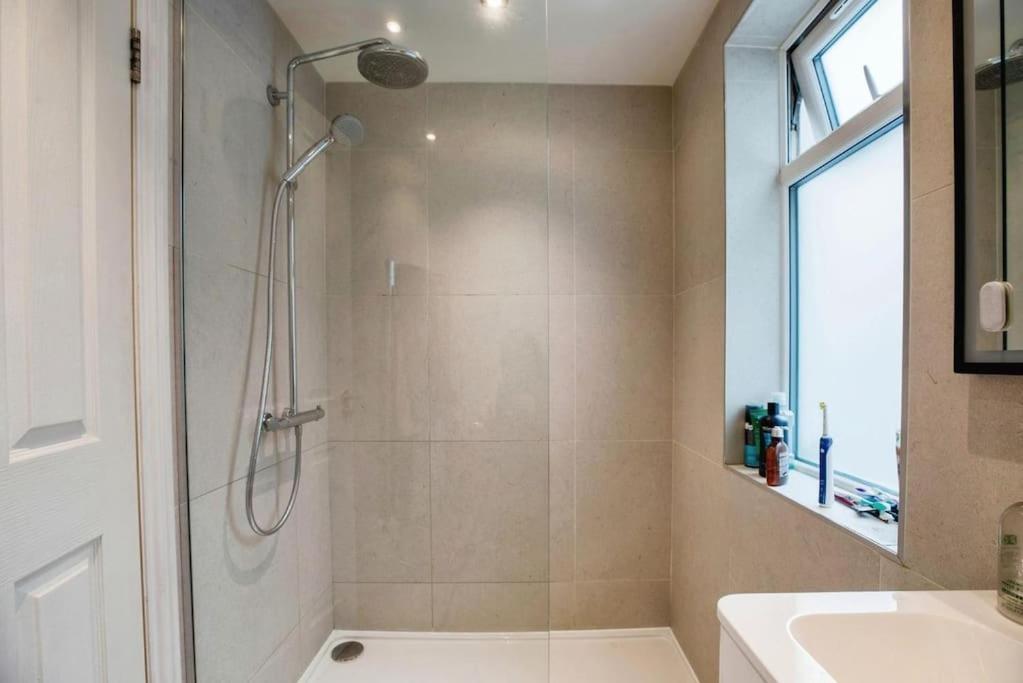 Appartamento Fulham Spacious Luxe House King Bed Garden